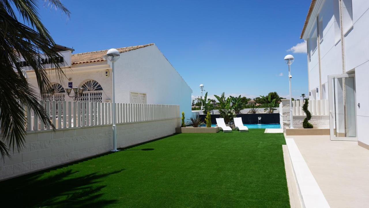 Apartamentos La Laguna I Luxury Apartments Guardamar del Segura Luaran gambar